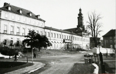 Stadtarchiv Weimar, 60 10-5/16, Blick auf den Burgplatz mit Schloss, 1987