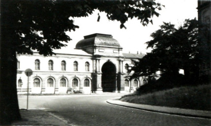 Stadtarchiv Weimar, 60 10-5/16, Blick auf den Kegelplatz, 1987