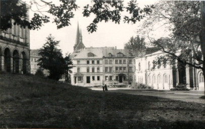 Stadtarchiv Weimar, 60 10-5/16, Blick auf den Kegelplatz, 1984