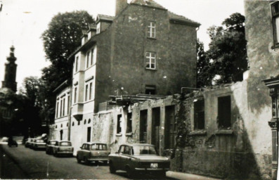 Stadtarchiv Weimar, 60 10-5/16, Blick in die Marstallstraße zum Burgplatz, 1981