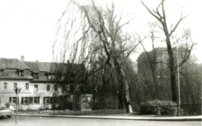 Stadtarchiv Weimar, 60 10-5/16, Blick auf die Gerberstraße 13 (links), 1987