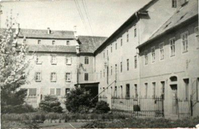 Stadtarchiv Weimar, 60 10-5/16, Blick in den Hof der Karlsmühle , 1969