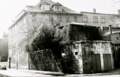 Stadtarchiv Weimar, 60 10-5/17, Blick auf Straßenecke Untergraben/Marstallstraße, 1986