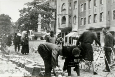 Stadtarchiv Weimar, 60 10-5/17, Blick auf den Topfmarkt am Graben, um 1925