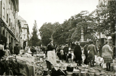 Stadtarchiv Weimar, 60 10-5/17, Topf- und Leitermarkt am Graben, um 1920