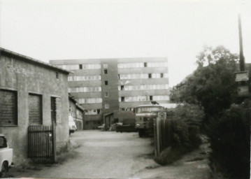 Stadtarchiv Weimar, 60 10-5/17, Blick auf Gebäude Friedensstraße 42, 1989