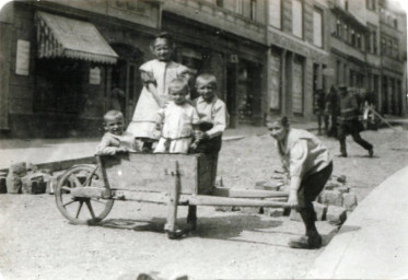 Stadtarchiv Weimar, 60 10-5/18, Blick in die Jakobstraße, um 1910