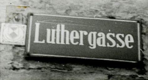 Stadtarchiv Weimar, 60 10-5/18, Straßenschild "Luthergasse", ohne Datum