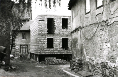 Stadtarchiv Weimar, 60 10-5/18, Blick in die Luthergasse, 1988