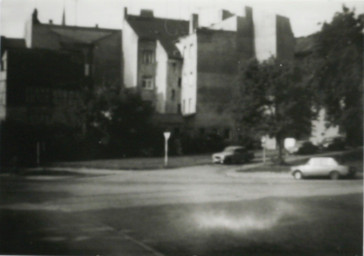 Stadtarchiv Weimar, 60 10-5/19, Blick aus der Ferdinand-Freiligrath-Straße auf Kreuzung Jakobstraße/Einmündung Große Kirchgasse , ohne Datum