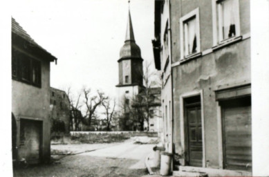 Stadtarchiv Weimar, 60 10-5/19, Blick von der Großen Kirchgasse auf die Baulücke in der Kleinen Kirchgasse, 1985