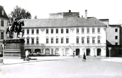 Stadtarchiv Weimar, 60 10-5/2, Blick auf den Platz der Demokratie, um 1960