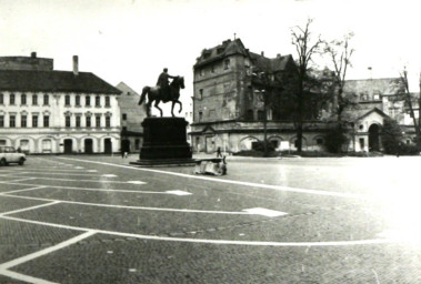 Stadtarchiv Weimar, 60 10-5/2, Blick auf den Platz der Demokratie, wohl 1980