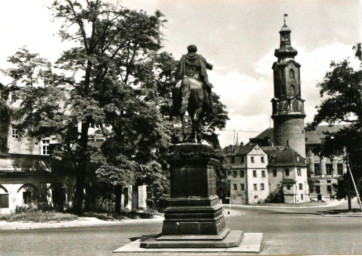 Stadtarchiv Weimar, 60 10-5/2, Blick vom Platz der Demokratie zum Stadtschloss, ohne Datum