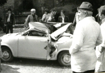 Stadtarchiv Weimar, 60 10-5/2, Sturmschaden auf dem Platz der Demokratie, wohl 1980