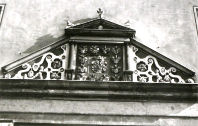 Stadtarchiv Weimar, 60 10-5/2, Markt 15 - Detail am Roten Schloss, wohl 1985