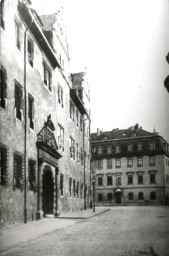 Stadtarchiv Weimar, 60 10-5/2, Blick aus der Kollegiengasse zum Fürstenplatz, um 1920