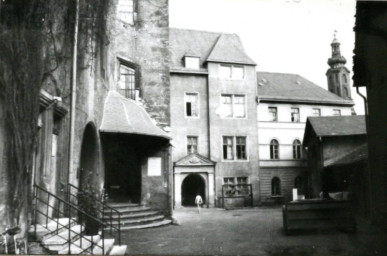 Stadtarchiv Weimar, 60 10-5/2, Markt 15 - Rotes Schloss, wohl 1984