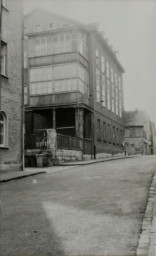 Stadtarchiv Weimar, 60 10-5/20, Blick in die Straße Am Jakobskirchhof Nr. 1,9 und 13, ohne Datum