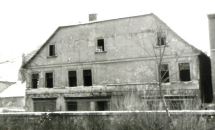 Stadtarchiv Weimar, 60 10-5/20, Blick vom Jakobsfriedhof auf das Haus Nr. 13 Am Jakobskirchhof, ohne Datum