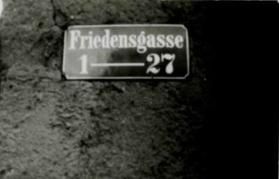 Stadtarchiv Weimar, 60 10-5/20, Straßenschild "Friedensgasse" mit Hausnummer 1 - 27, ohne Datum