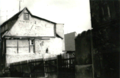 Stadtarchiv Weimar, 60 10-5/20, Blick auf den Giebel Friedensgasse 7, ohne Datum