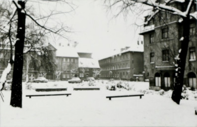 Stadtarchiv Weimar, 60 10-5/20, Blick auf den Rollplatz, 1985