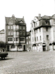 Stadtarchiv Weimar, 60 10-5/20, Blick auf den Rollplatz mit Häusern Nr. 7, 8 und 8a, ohne Datum