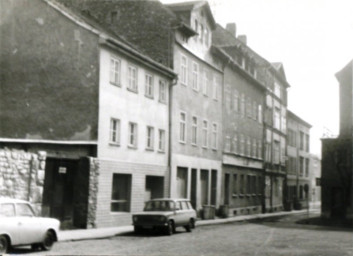 Stadtarchiv Weimar, 60 10-5/20, Blick in die Gasse vom Rollplatz zum Graben, 1983