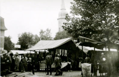 Stadtarchiv Weimar, 60 10-5/20, Jahrmarkt auf dem Rollplatz, um 1930