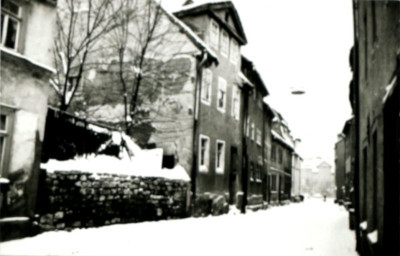 Stadtarchiv Weimar, 60 10-5/20, Blick in die Rollgasse , 1985