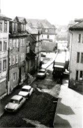 Stadtarchiv Weimar, 60 10-5/20, Blick in die Rollgasse , 1986