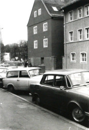 Stadtarchiv Weimar, 60 10-5/21, Blick aus der Ferdinand-Freiligrath-Straße zur Friedensstraße, ohne Datum