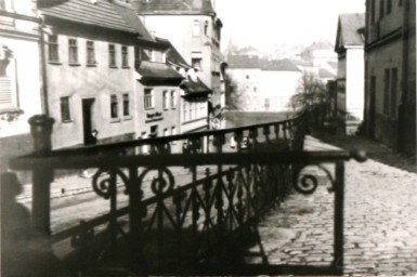 Stadtarchiv Weimar, 60 10-5/21, Blick in die Straße "Unterm Thüringer Hof" , um 1930