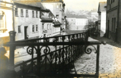 Stadtarchiv Weimar, 60 10-5/21, Blick vom Jakobsplan in die Straße "Unterm Thüringer Hof", um 1930