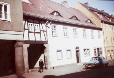 Stadtarchiv Weimar, 60 10-5/21, Blick auf die Ferdinand-Freiligrath-Straße 15/17/19, ohne Datum