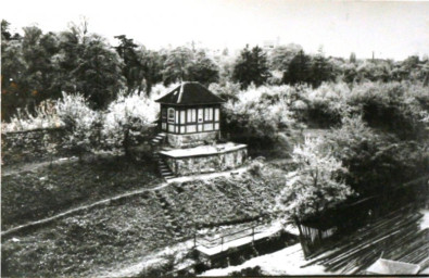 Stadtarchiv Weimar, 60 10-5/22, Gartenhaus am noch offenen Asbach , 1930