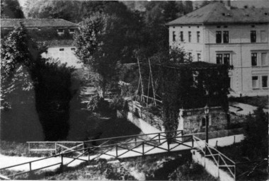 Stadtarchiv Weimar, 60 10-5/22, Blick vom Viadukt auf den offenen Asbach, vor 1889