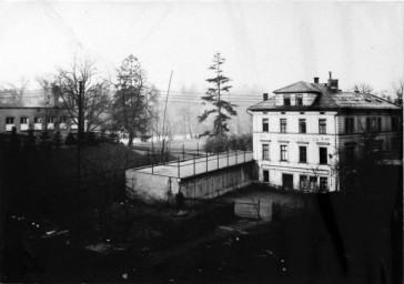 Stadtarchiv Weimar, 60 10-5/22, Blick vom Viadukt auf Haus »Asbachstraße 1«, vor 1936