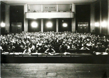 Stadtarchiv Weimar, 60 10-5/22, Blick in den Kino-Saal der Fachschule für Staatswissenschaften, ohne Datum