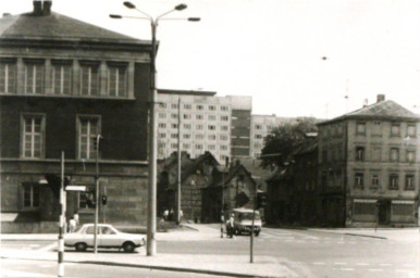 Stadtarchiv Weimar, 60 10-5/22, Blick aus der Bertuchstraße in die Friedensstraße, 1986