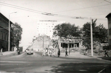 Stadtarchiv Weimar, 60 10-5/22, Blick auf die Friedensstraße, 1989