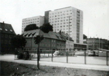 Stadtarchiv Weimar, 60 10-5/22, Blick in die Friedensstraße, 1989