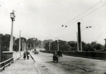 Stadtarchiv Weimar, 60 10-5/22, Blick auf die Friedensbrücke, um 1960