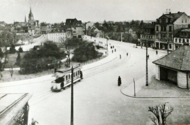 Stadtarchiv Weimar, 60 10-5/22, Blick in die Ettersburger Straße und auf den Viadukt, um 1925