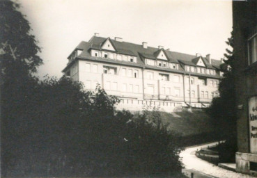 Stadtarchiv Weimar, 60 10-5/22, Blick auf die Häuser "Am Viadukt" 4-8 , 1930