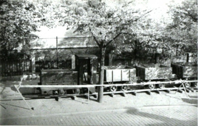 Stadtarchiv Weimar, 60 10-5/23, Lorenbahn auf provisorischen Schienen, ohne Datum