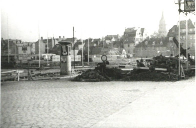 Stadtarchiv Weimar, 60 10-5/23, Blick aus der Ettersburger Straße auf die Baustelle »Gauforum«, 1937