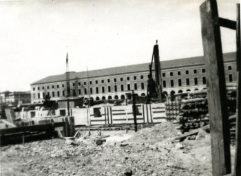 Stadtarchiv Weimar, 60 10-5/23, Blick zum Rohbau "Arkenden-Gebäude" während der Bauarbeiten "Gauforum", 1938