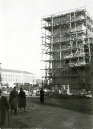 Stadtarchiv Weimar, 60 10-5/23, Blick auf den Bau des Glockenturmes, 1940